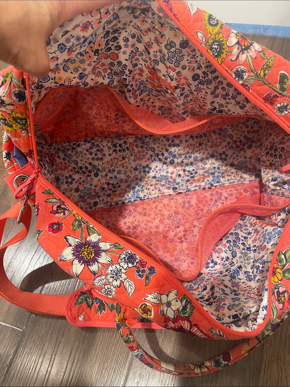 Vera Bradley Coral Floral Quilted Travel Tote w Trolley Strap - Picture 11 of 14
